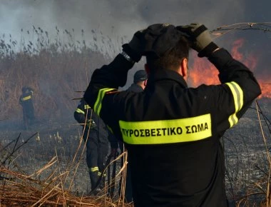 Μάτι: Συγγενής θύματος έδειρε αξιωματικό της Πυροσβεστικής